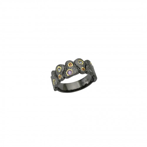 Black ring