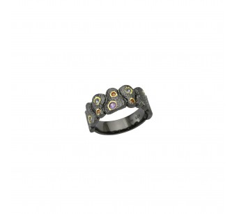 Black ring