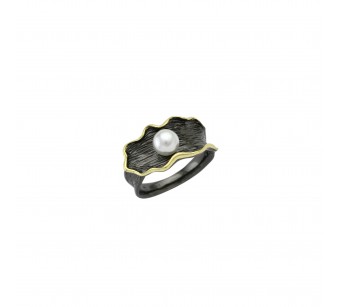 Black ring