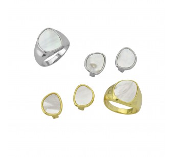 Set with Mother of Pearl