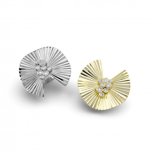 "Fan" Ring