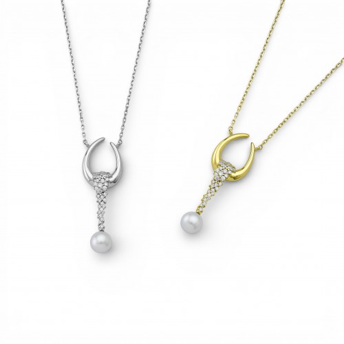 Necklace with Hanging Pearl