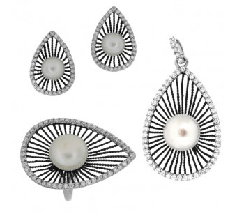 Silver jewellery set