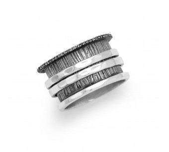 Silver spinning ring